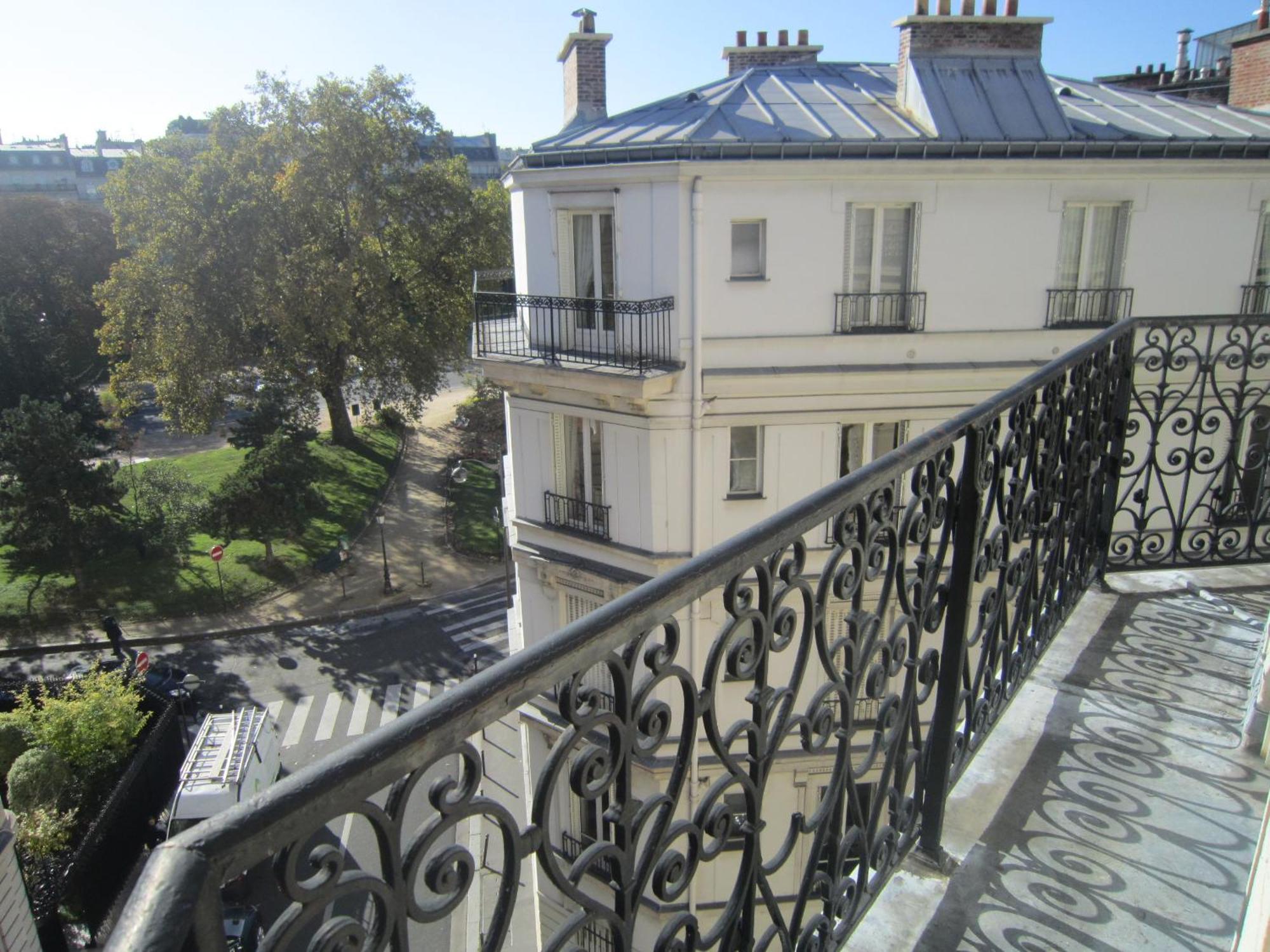 Vue Tour Eiffel Et 5 Minutes Des Champs-Elysees Appartement 2 Chambres Paris 16 Etoile Bagian luar foto